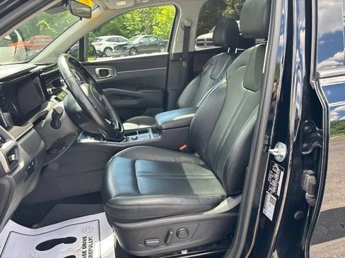 Used 2022 Kia Sorento S w/ Panoramic Sunroof Package AWD/4WD image 9