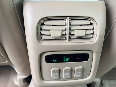 Used 2005 Cadillac De Ville FWD image 14