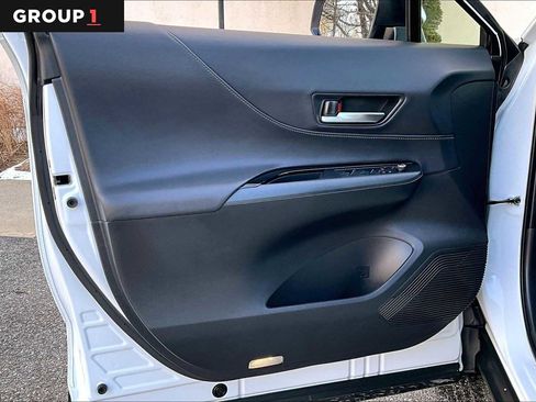 Used 2024 Toyota Venza LE image 20