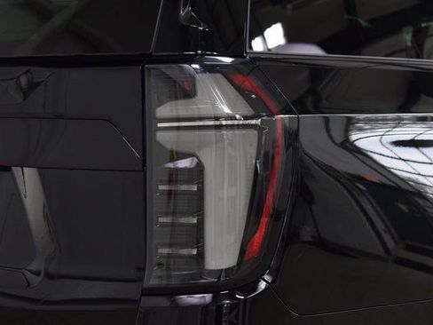 New 2026 Chevrolet Suburban High Country AWD/4WD image 21