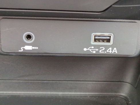 Used 2025 Subaru Crosstrek 2.0i image 21