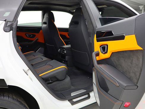 Used 2024 Lamborghini Urus S image 41