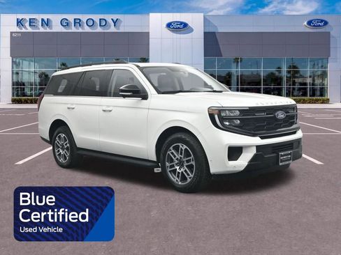 Certified 2025 Ford Expedition Active AWD/4WD image 1