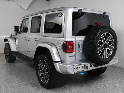 Used 2024 Jeep Wrangler High Altitude AWD/4WD image 9