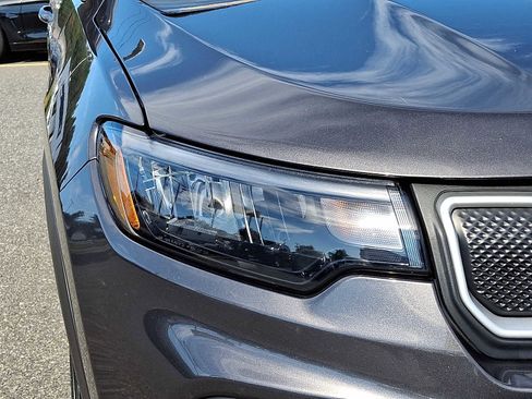 Certified 2022 Jeep Compass Latitude w/ Convenience Group image 9