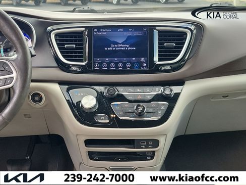 Used 2020 Chrysler Pacifica Touring-L Plus FWD image 20