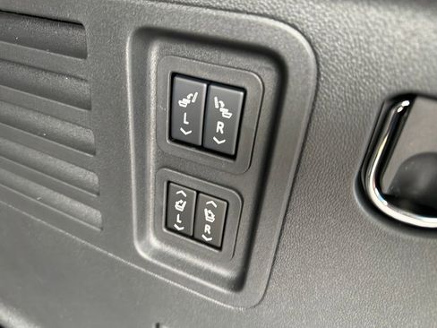 New 2026 GMC Acadia Denali Ultimate w/ LPO, Floor Liner Package AWD/4WD image 21