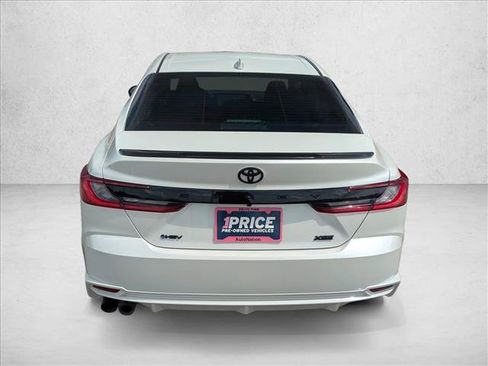 Used 2025 Toyota Camry XSE FWD image 6