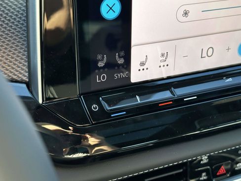 New 2026 Volkswagen Atlas Cross Sport SEL Premium R-Line image 29