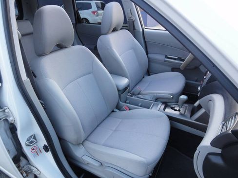 Used 2013 Subaru Forester 2.5X Premium w/ All-Weather Plus Pkg AWD/4WD image 13