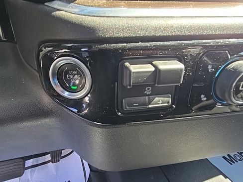 Used 2022 Chevrolet Silverado 1500 RST w/ Z71 Off-Road Package image 21