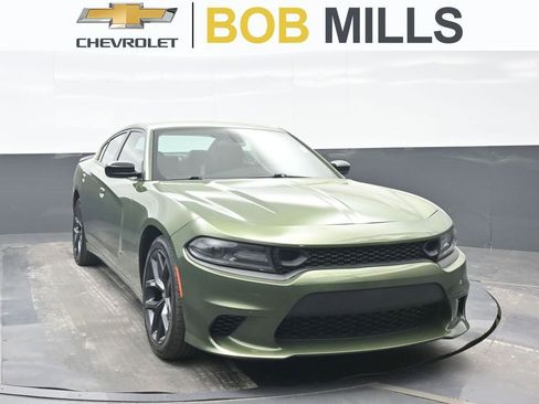 Used 2022 Dodge Charger SXT w/ Driver Convenience Group image 1