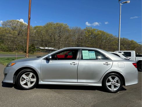 Used 2014 Toyota Camry SE image 6