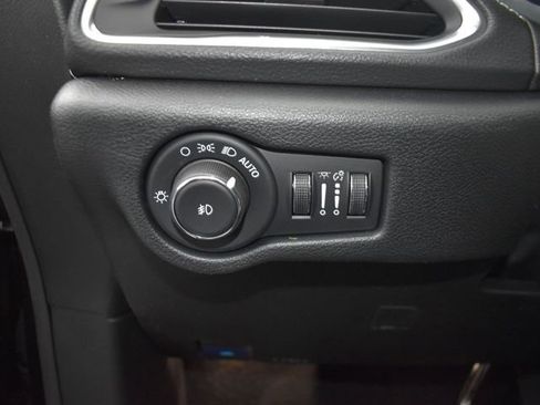 New 2026 Chrysler Pacifica Limited image 14