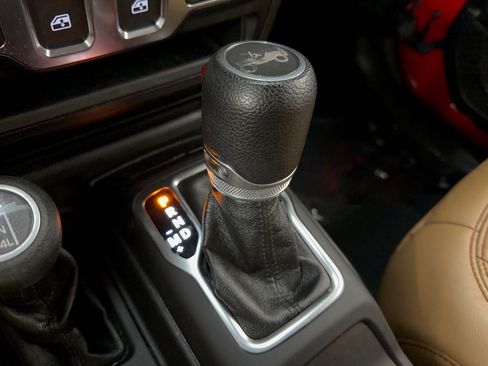 Used 2020 Jeep Wrangler Sport AWD/4WD image 21