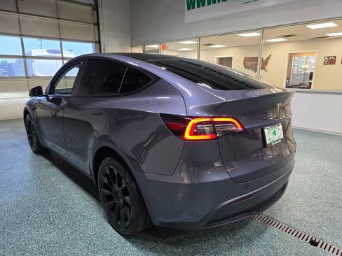 Used 2021 Tesla Model Y Long Range AWD/4WD image 9
