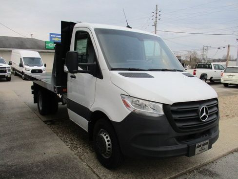 Used 2023 Mercedes-Benz Sprinter 3500 image 3