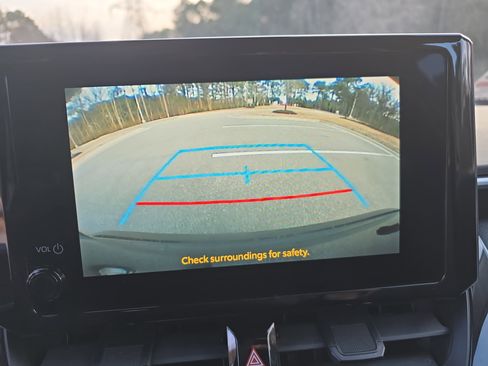 Used 2024 Toyota Corolla LE image 23