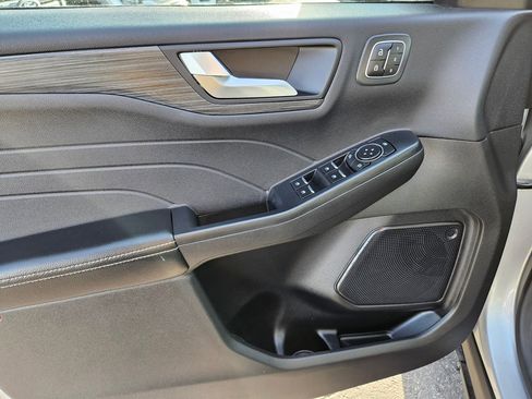 Used 2023 Ford Escape Platinum image 16