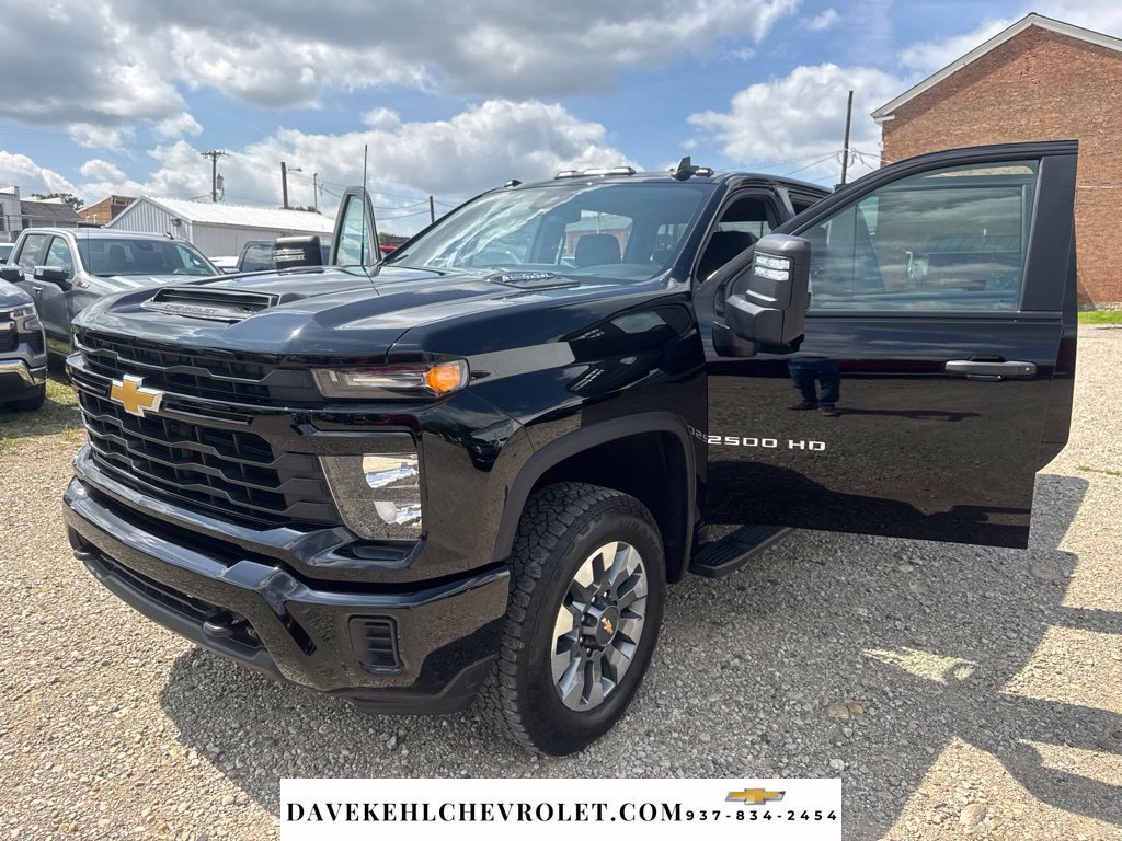 Used 2024 Chevrolet Silverado 2500 Custom w/ Custom Value Package AWD/4WD image 10