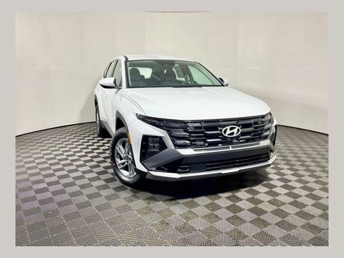 New 2026 Hyundai Tucson SE image 1