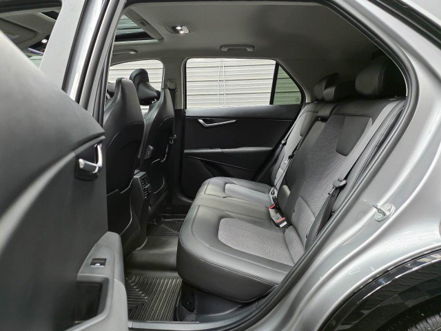 Used 2025 Kia Niro EX Touring FWD image 16