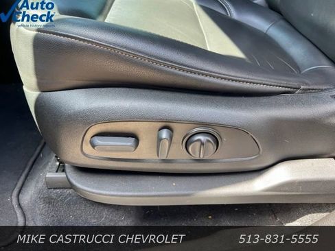 Used 2022 Chevrolet Traverse LT w/ LT Premium Package AWD/4WD image 11