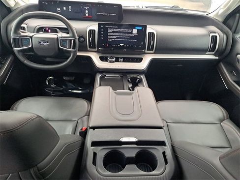 Certified 2025 Ford Expedition Active image 10