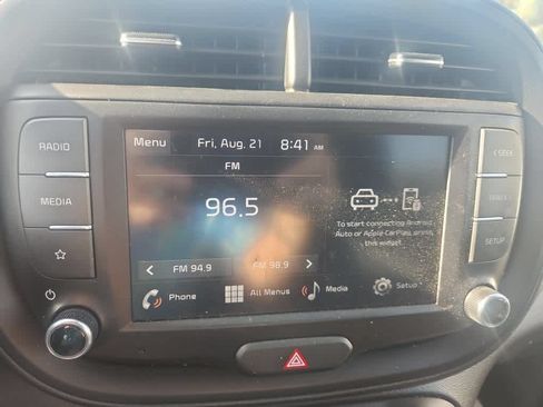 Used 2024 Kia Soul LX w/ Option Group 015 FWD image 16