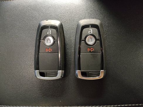 Used 2024 Ford Edge SEL image 32