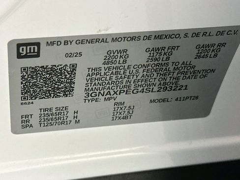 Used 2025 Chevrolet Equinox LT AWD/4WD image 12