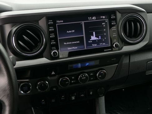 Used 2021 Toyota Tacoma TRD Off-Road image 18