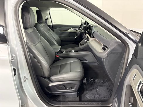New 2026 Ford Explorer Active w/ Active Comfort Package RWD image 5