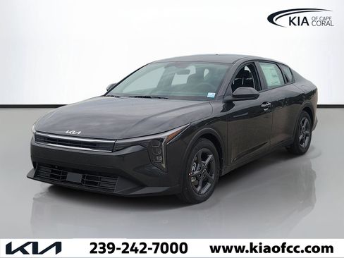 New 2026 Kia K4 FWD image 3