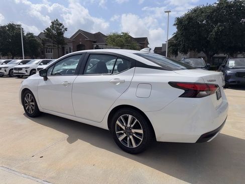 Used 2023 Nissan Versa SV w/ Electronics Package image 3