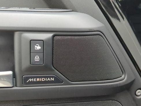 Certified 2025 Land Rover Defender 110 S AWD/4WD image 32