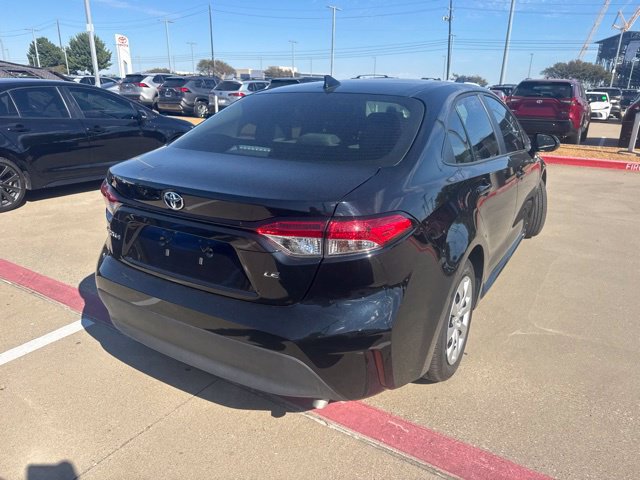 Used 2025 Toyota Corolla LE FWD image 3