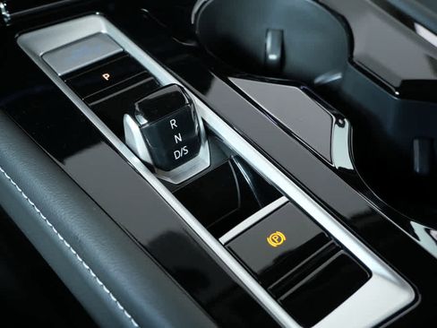 Used 2025 Volkswagen Atlas SEL image 18