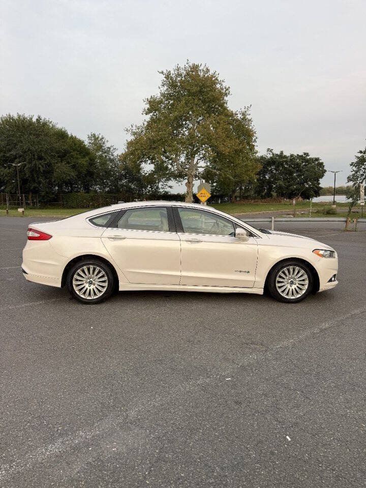 Used 2013 Ford Fusion SE FWD image 6