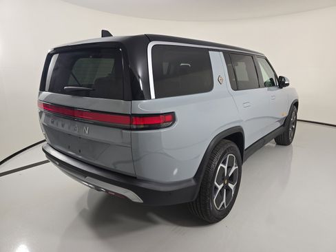 Used 2024 Rivian R1S Adventure AWD/4WD image 5