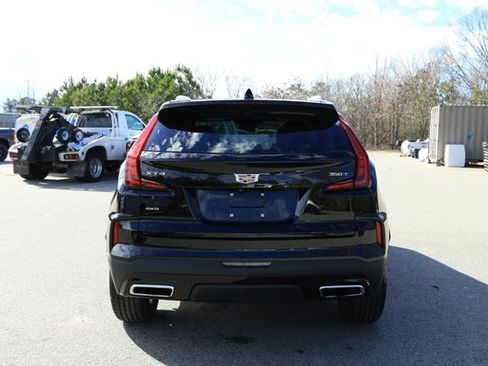 Used 2024 Cadillac XT4 Premium Luxury image 7
