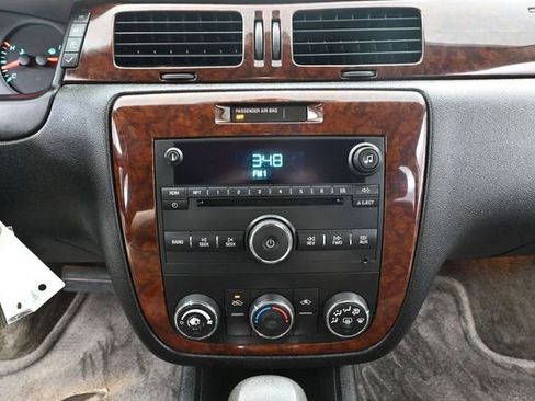 Used 2011 Chevrolet Impala LS FWD image 27