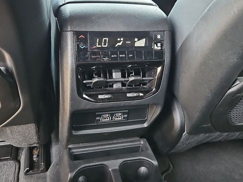 Used 2025 Jeep Grand Cherokee L Laredo AWD/4WD image 19
