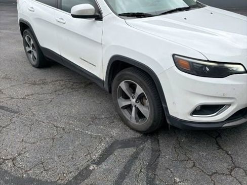 Used 2019 Jeep Cherokee Limited w/ Luxury Group AWD/4WD image 8
