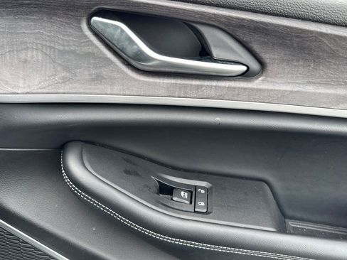 Used 2022 Jeep Grand Cherokee Limited image 21