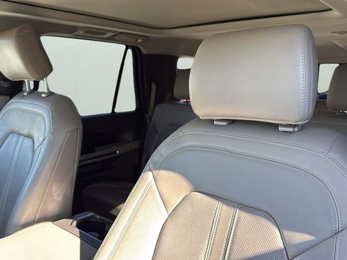 Used 2020 Ford Expedition Max Limited image 10