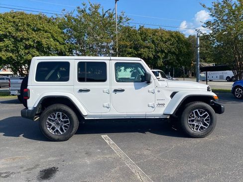 Used 2024 Jeep Wrangler Sahara image 2