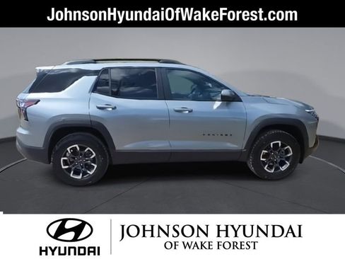 Used 2025 Chevrolet Equinox ACTIV w/ Safety and Technology Package image 9