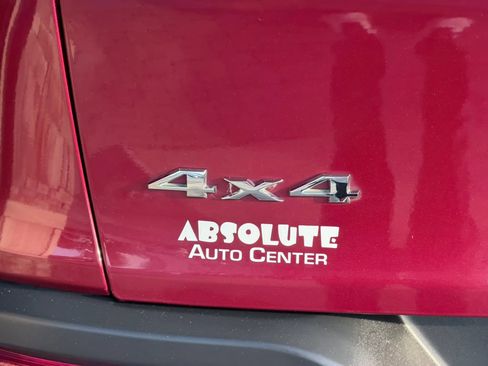 Used 2015 Jeep Cherokee Latitude w/ Cold Weather Group AWD/4WD image 8