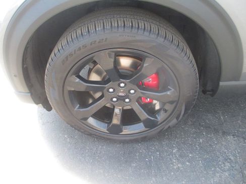 Used 2022 Ford Explorer ST w/ Equipment Group 401A AWD/4WD image 14